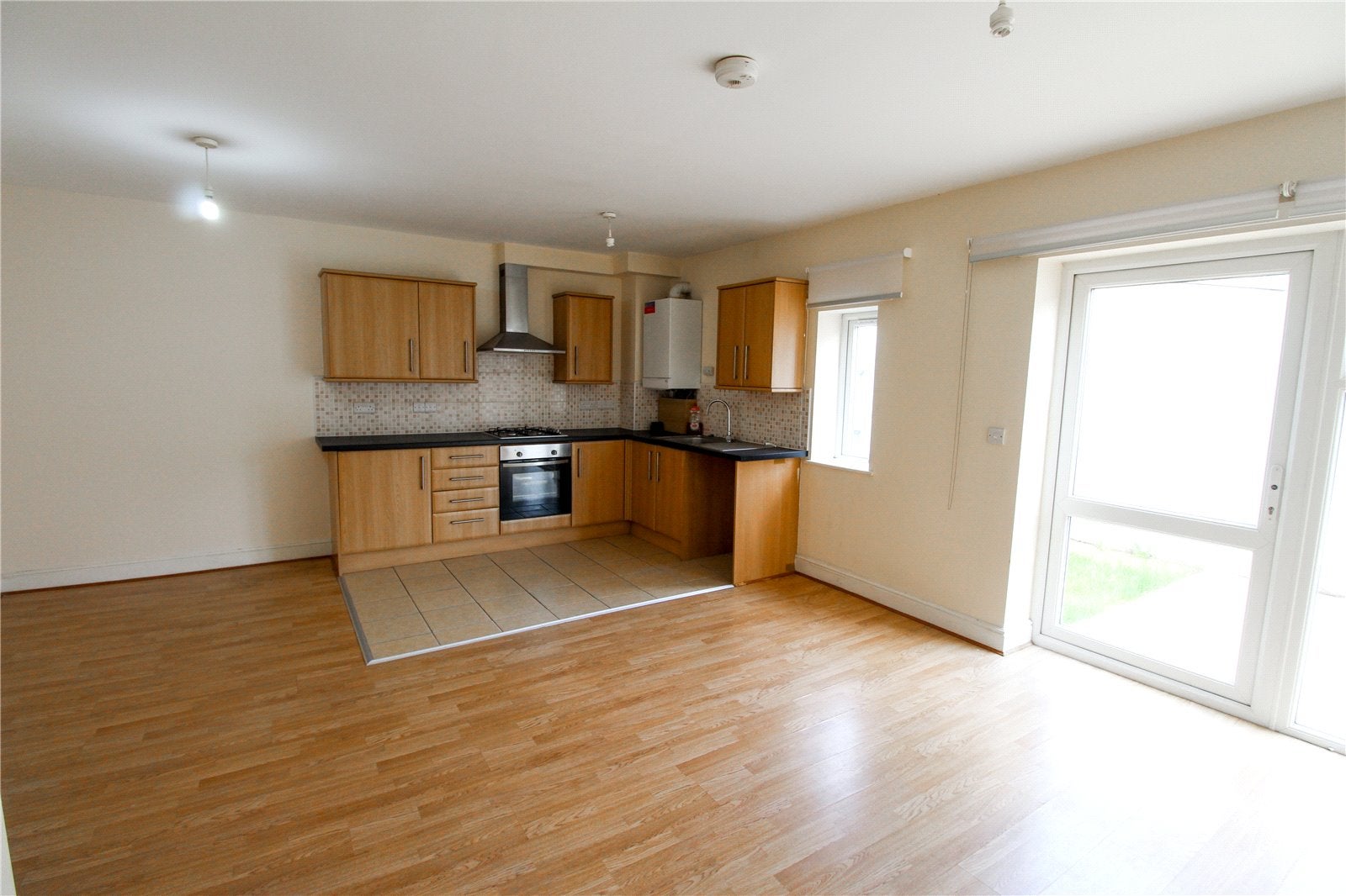 Flat Parsloes Avenue in Greater London