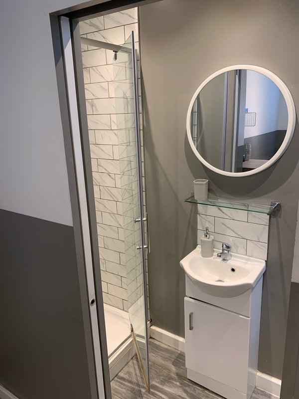 Room Lestock Close in Greater London