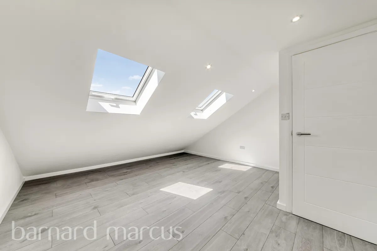 Flat Westcote Road in Greater London