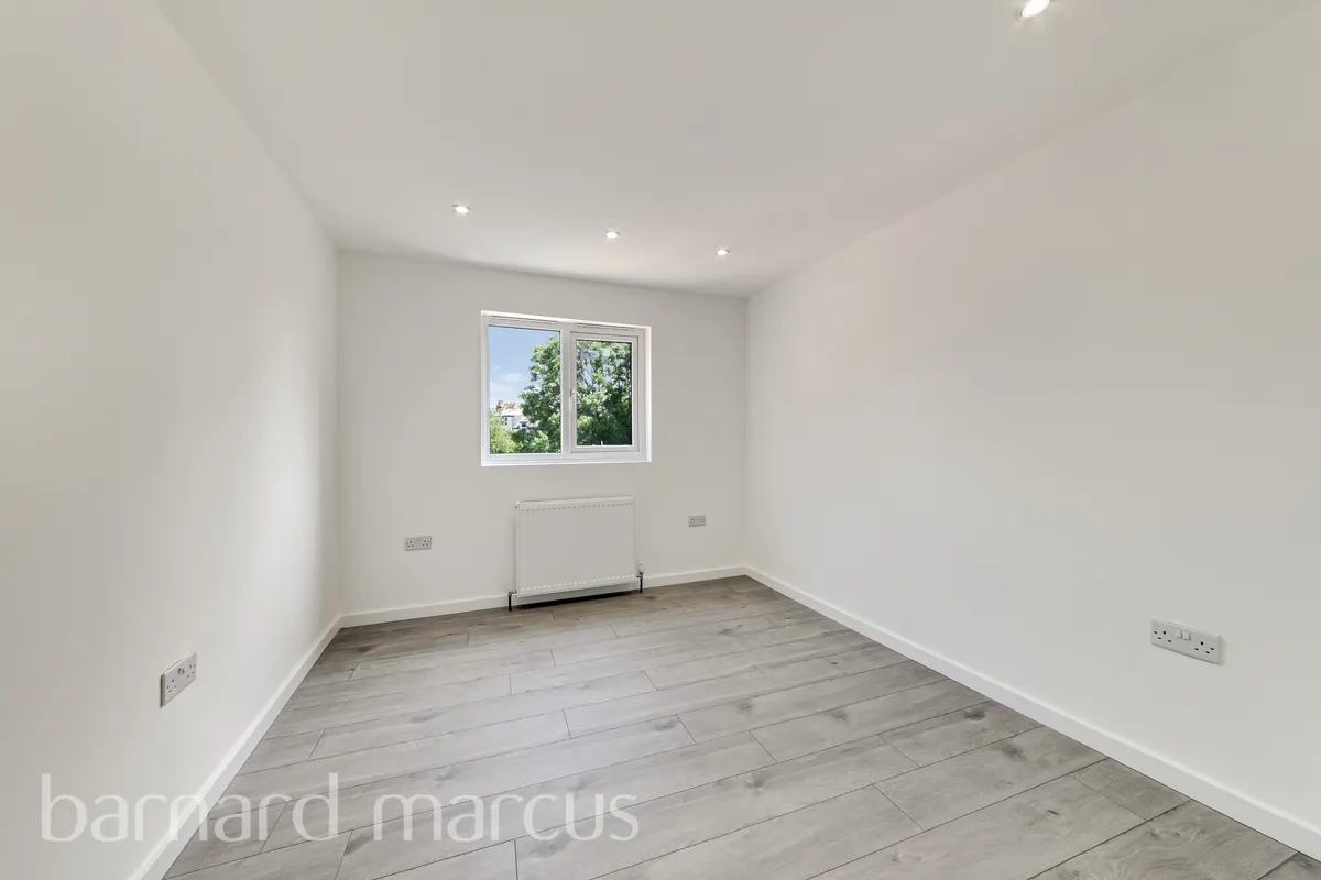 Flat Westcote Road in Greater London