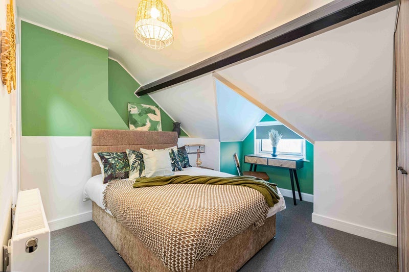 Room Queens Road in Hinckley and Bosworth