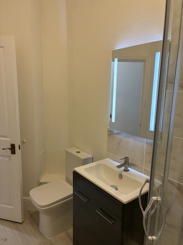 Flat Blythe Road in Greater London