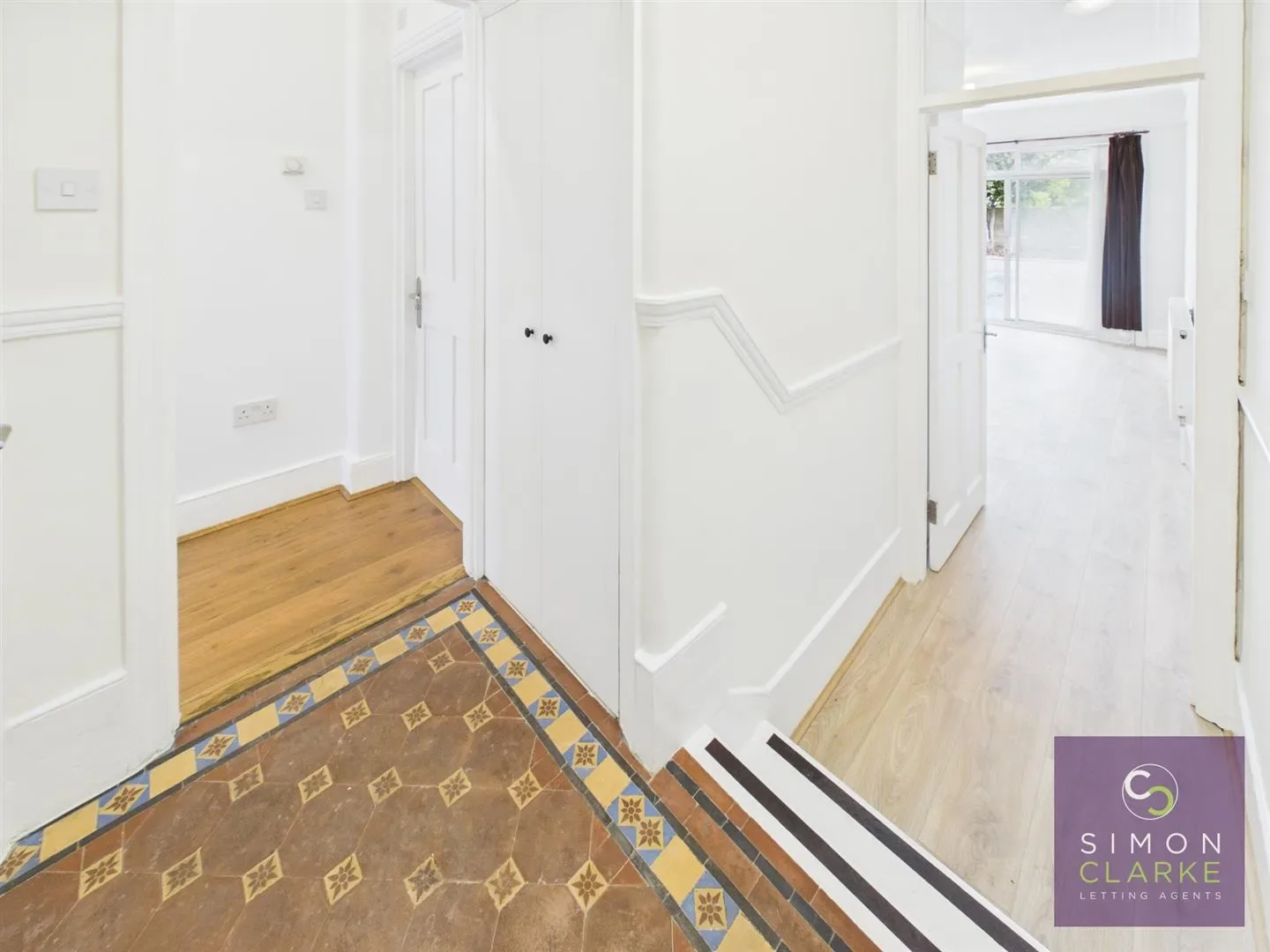 Flat Princes Avenue in Greater London