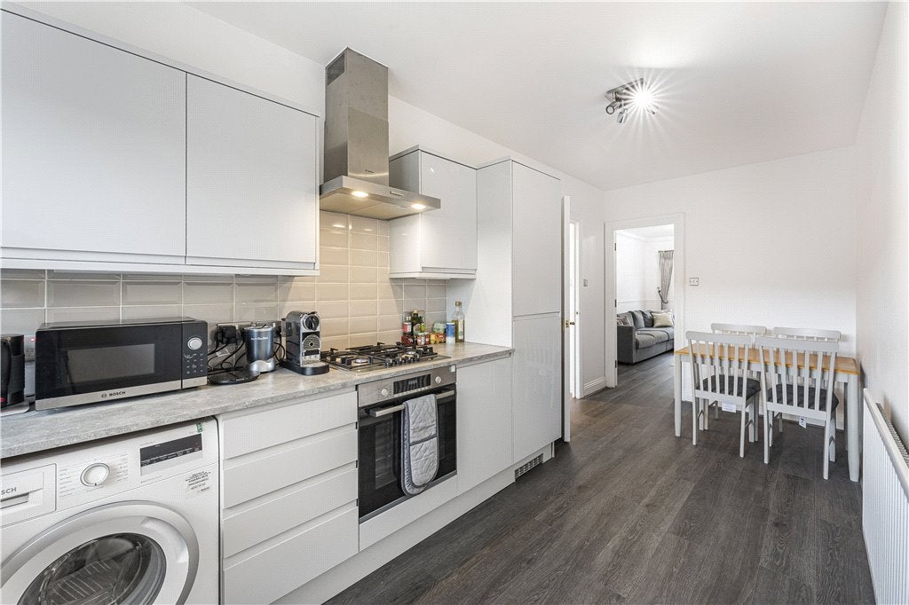 Flat Leathermarket Court in Greater London