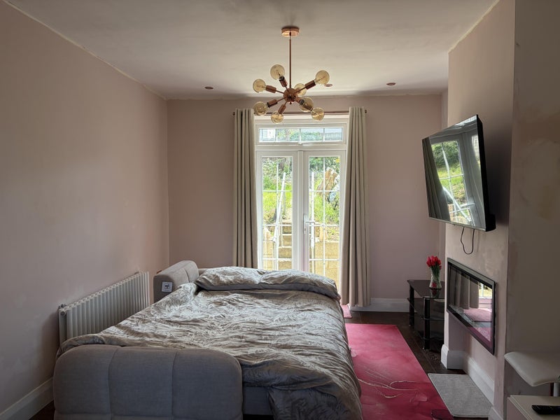 Room Shroffold Road in Greater London