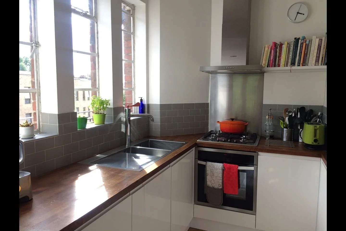 Flat Riversdale Road in Greater London