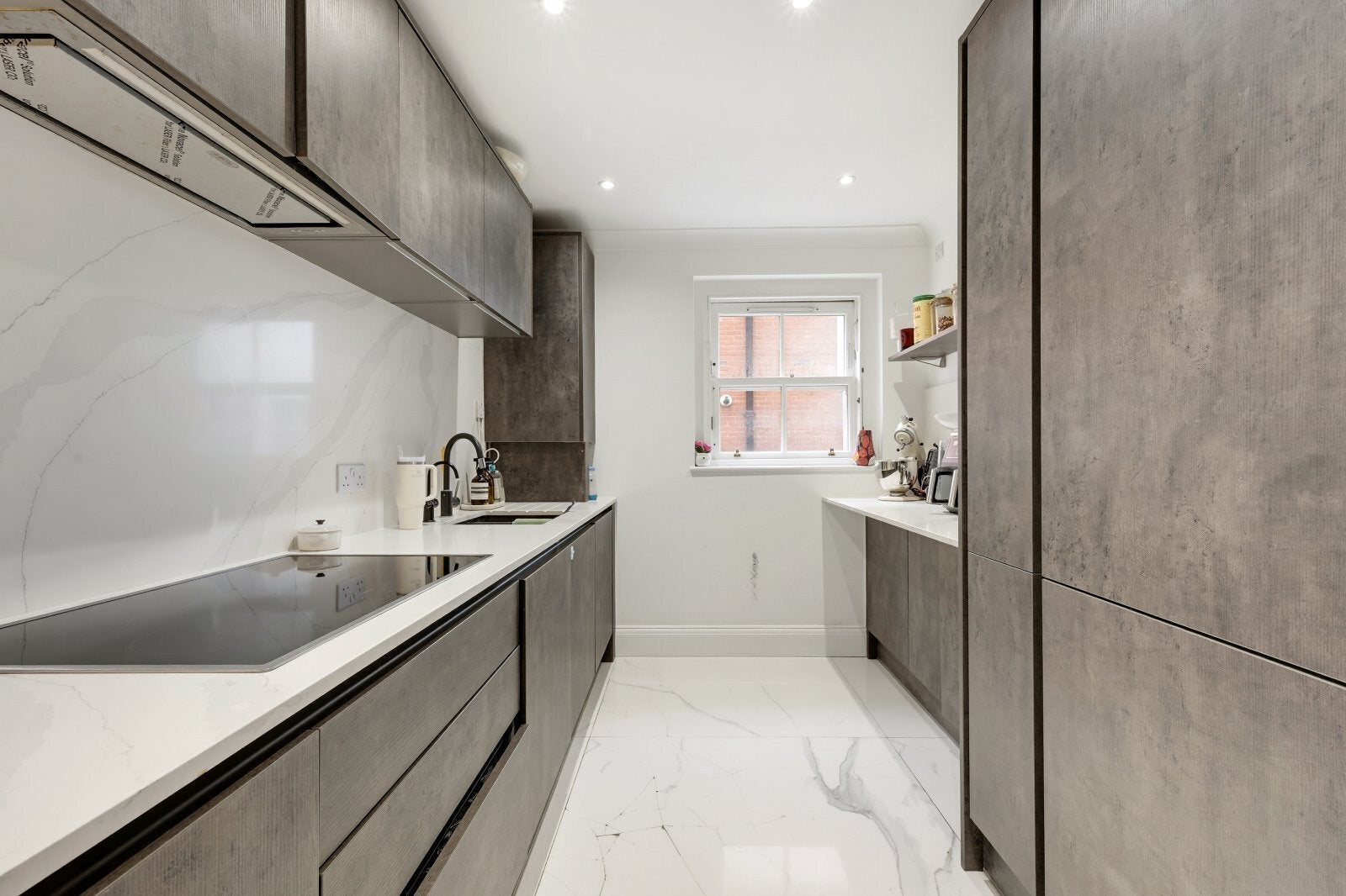 Flat Grosvenor Road in City of Westminster