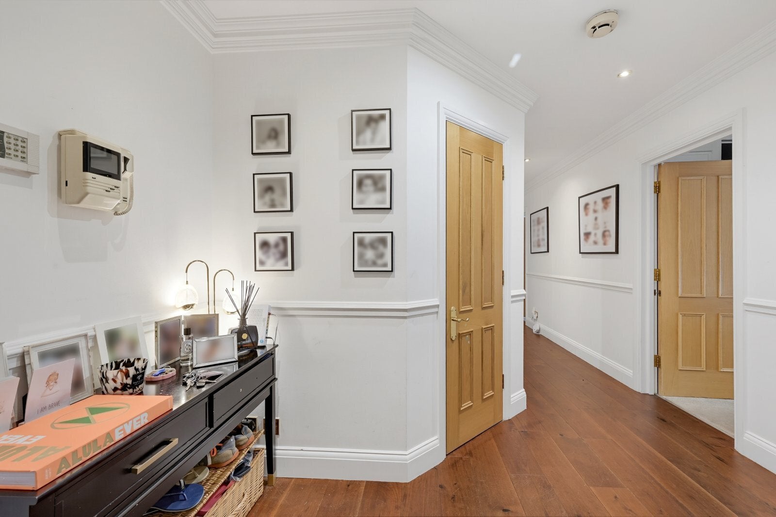 Flat Grosvenor Road in City of Westminster