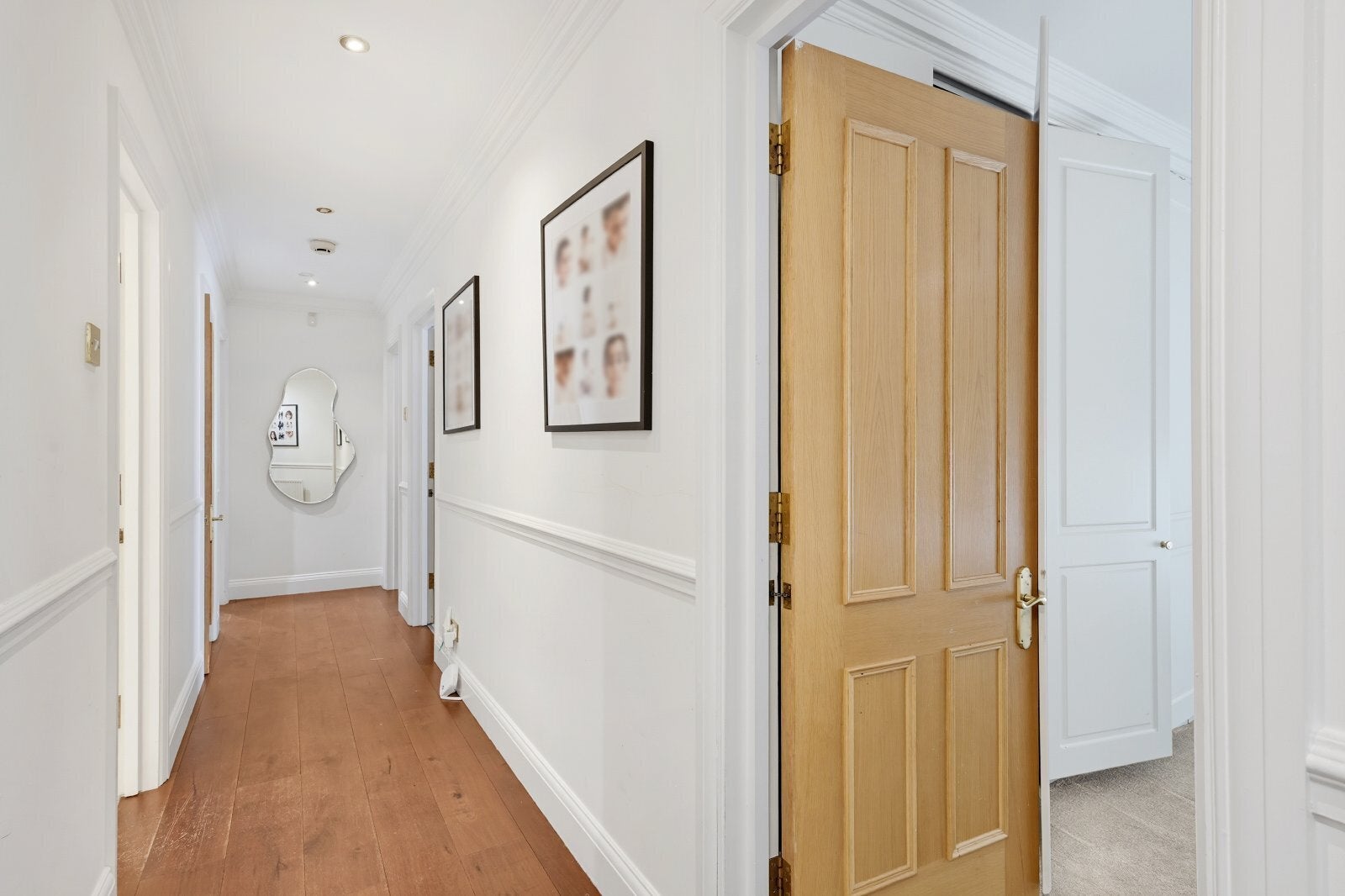 Flat Grosvenor Road in City of Westminster