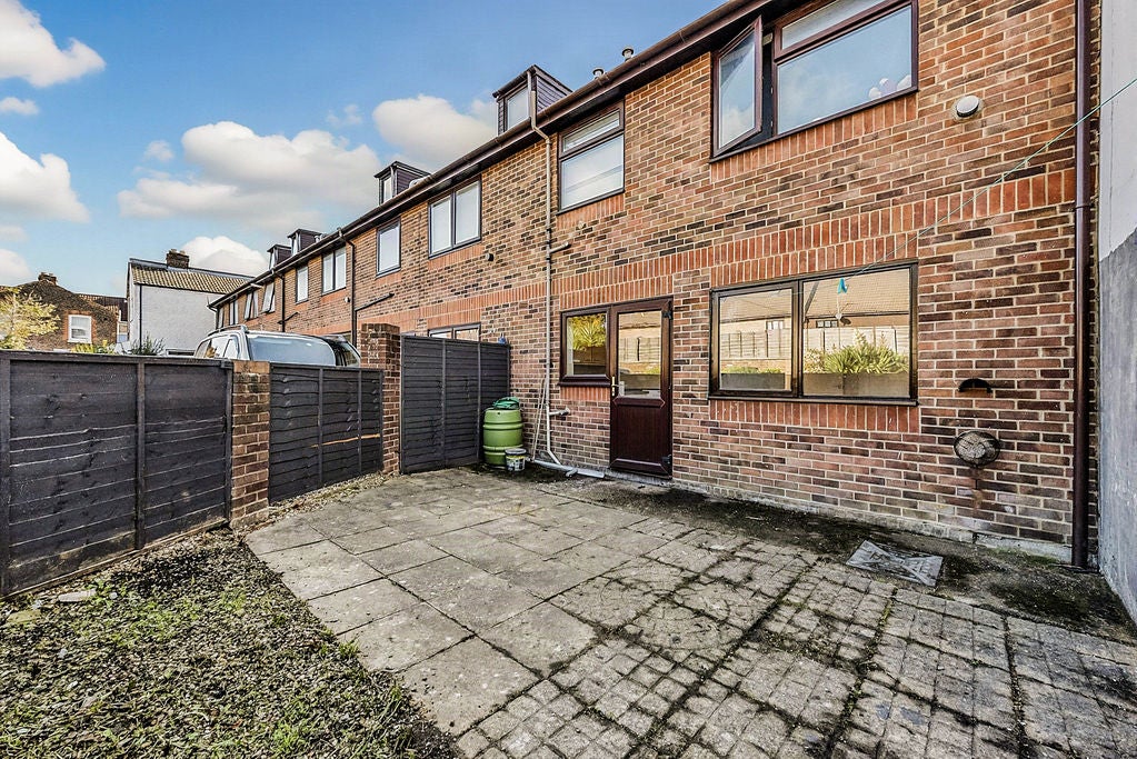 Flat Grayshott Road in Portsmouth