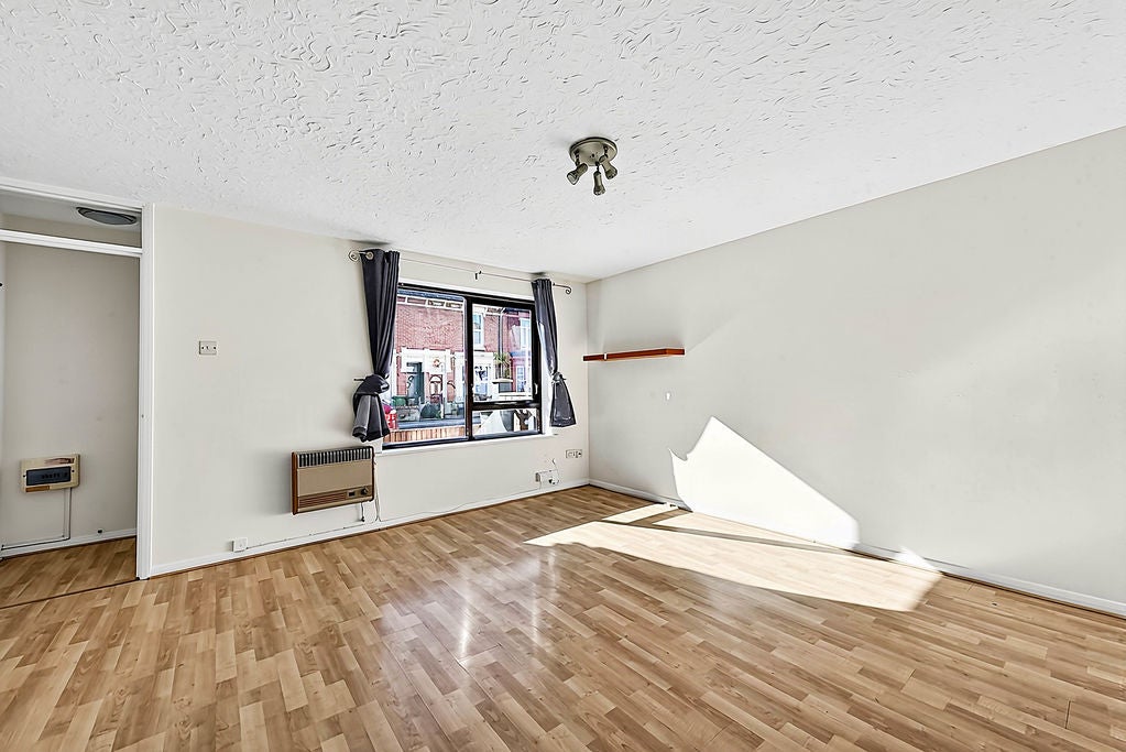 Flat Grayshott Road in Portsmouth