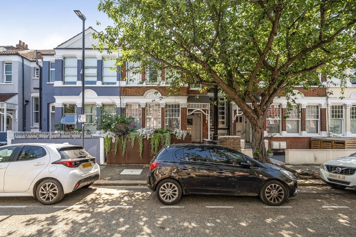 House Tottenham Lane in Greater London