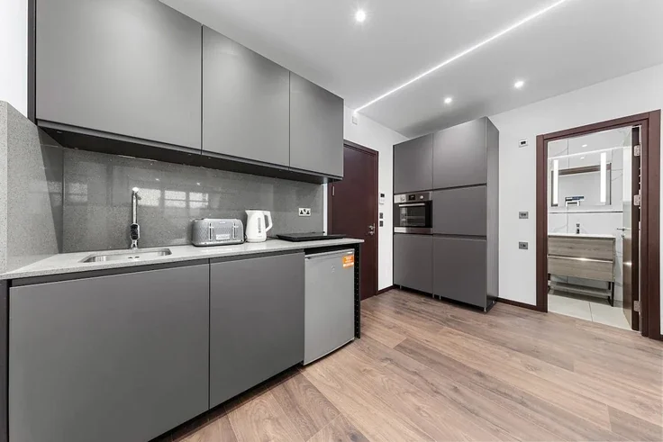 Room Woodstock Road in Greater London