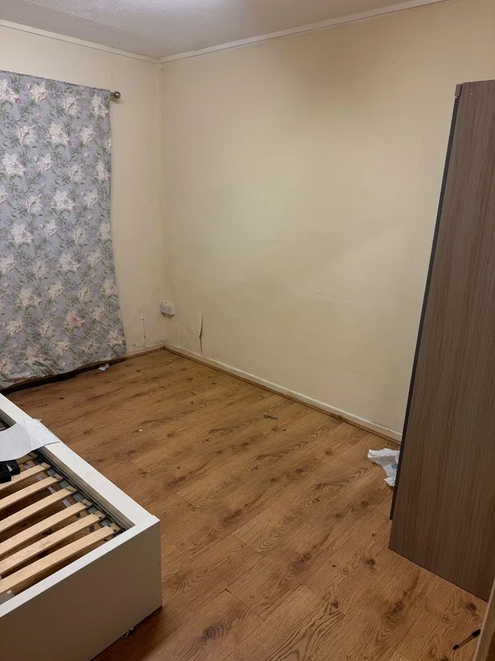 Room Coniston Close in Greater London