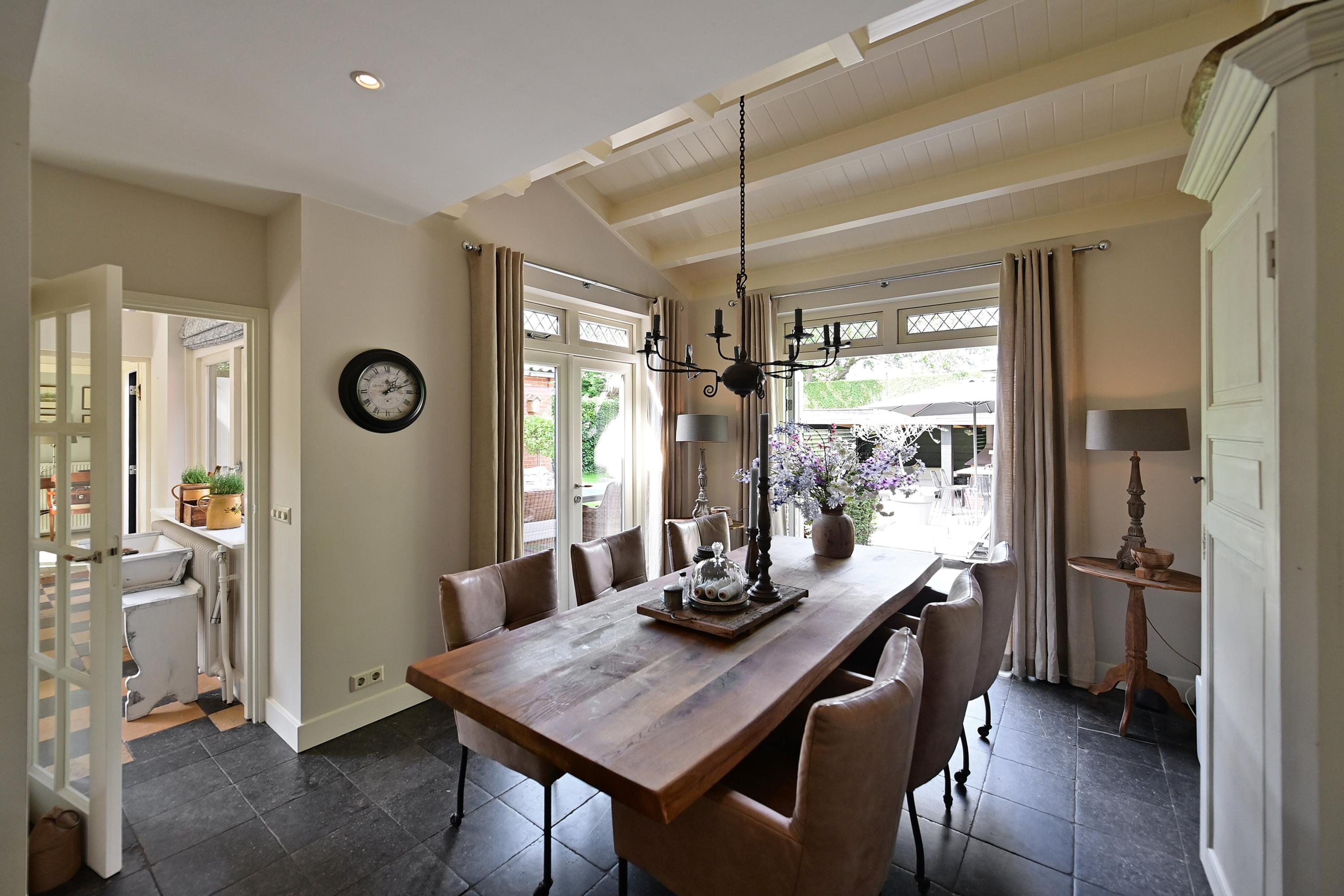 Twee-onder-één-kap te koop: Beethovenlaan 4, Huizen