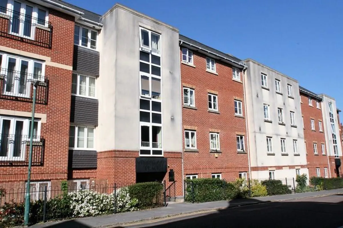 Flat Norwich Avenue West in Bournemouth