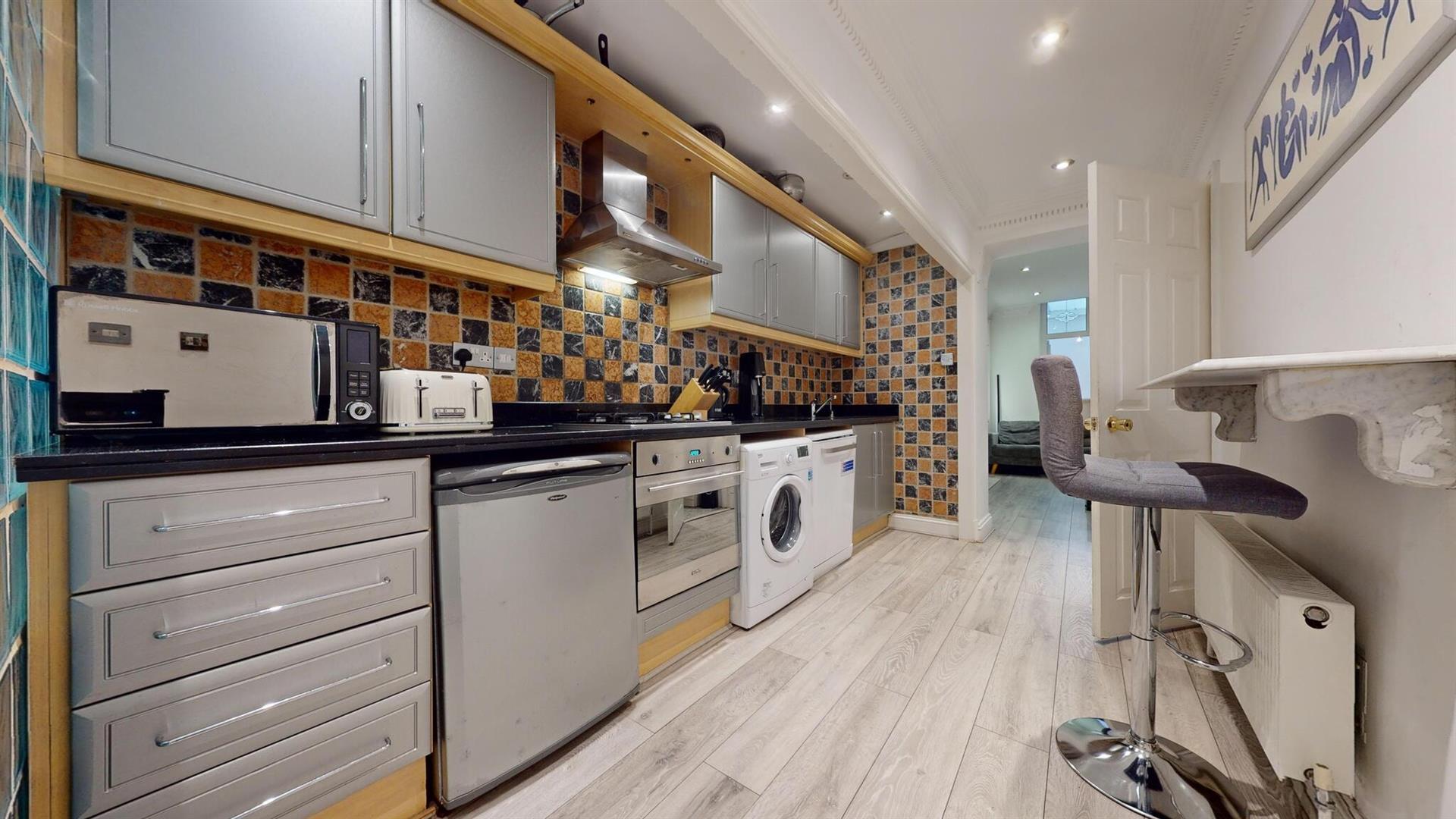 Flat Coleherne Mews in Greater London