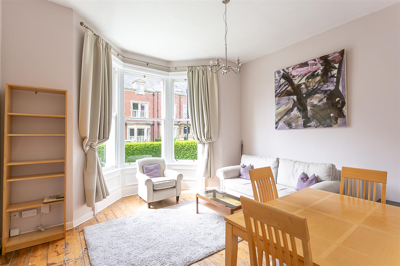Flat Lambton Road in Newcastle upon Tyne