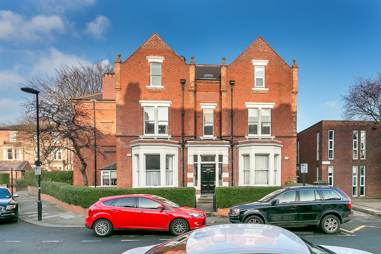 Flat Lambton Road in Newcastle upon Tyne