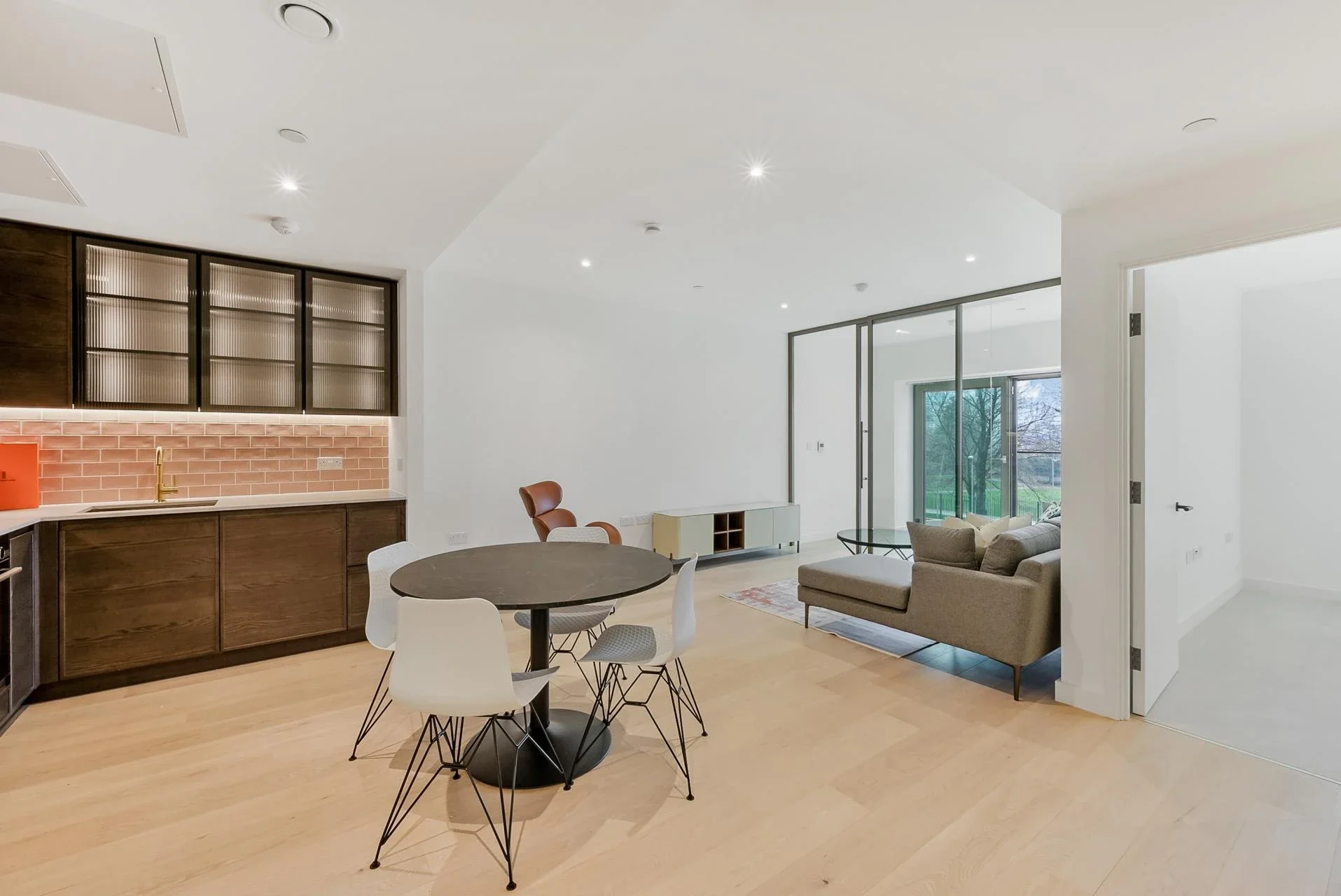 Flat Royal Crest Avenue in Greater London