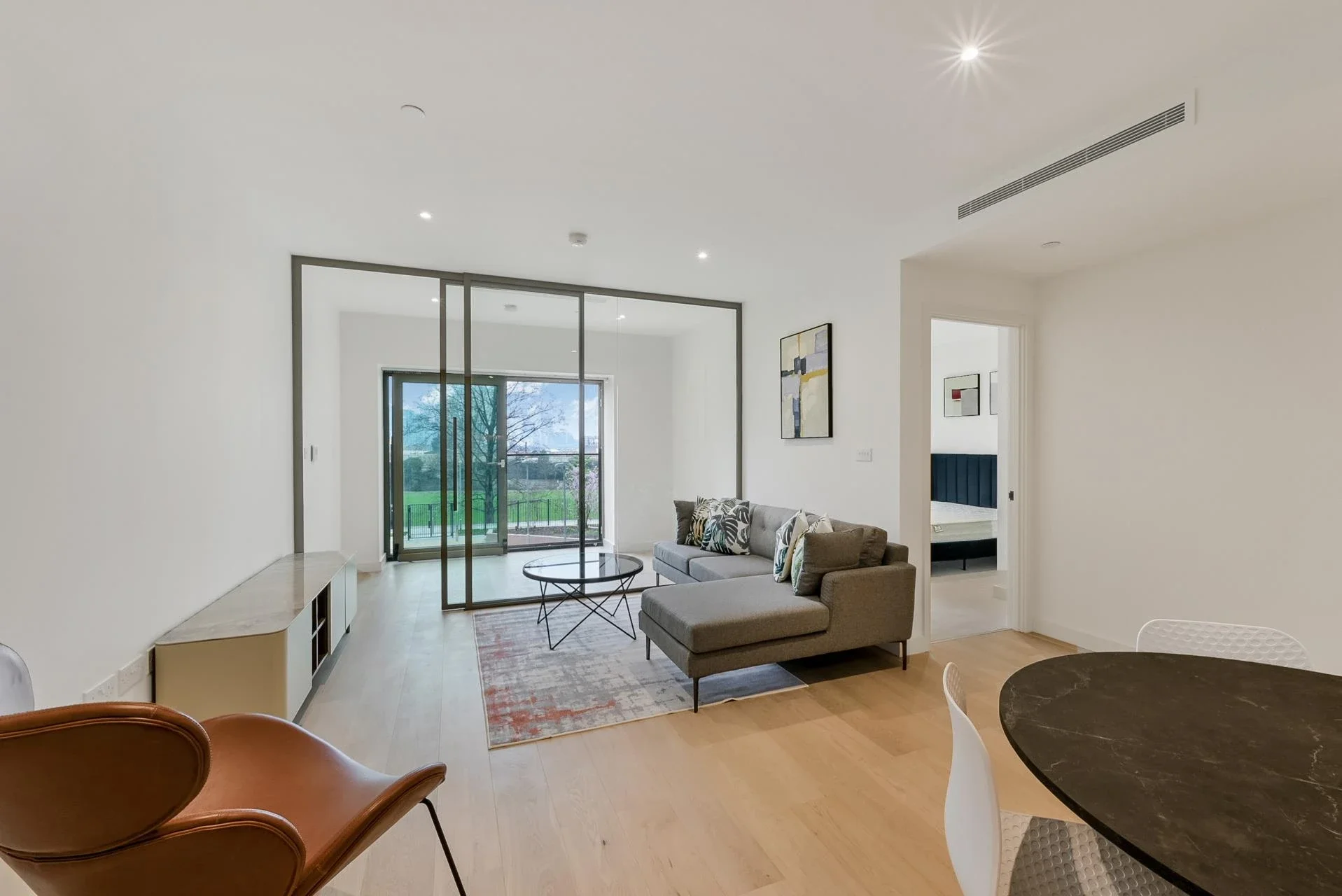 Flat Royal Crest Avenue in Greater London