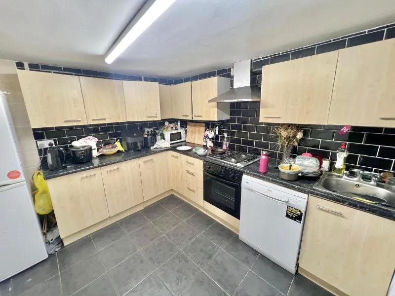 Room Branksome Place in Leeds