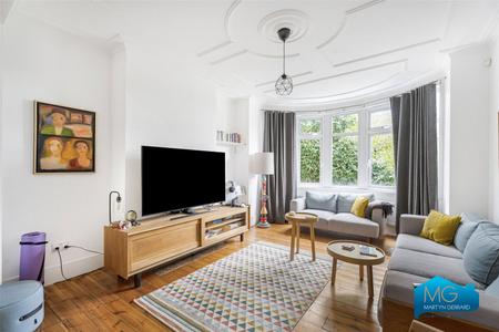 House Winton Avenue in Greater London