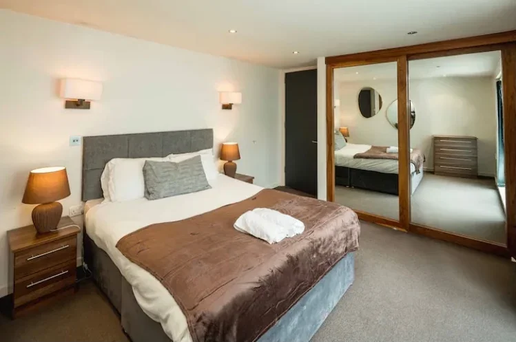 Flat Loudoun Road in Greater London