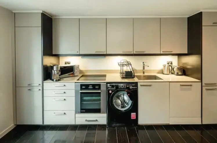 Flat Loudoun Road in Greater London
