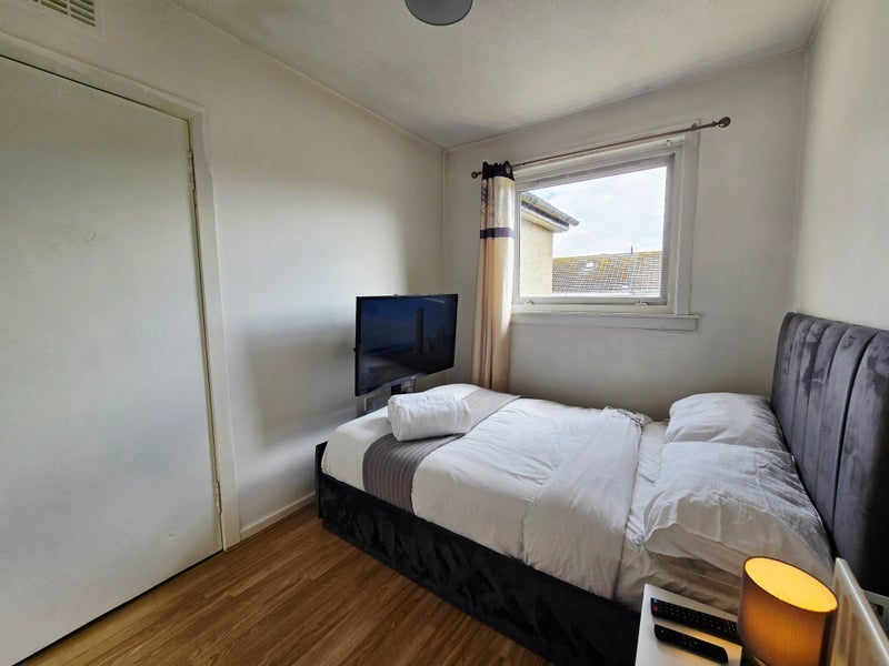 Room Campview Crescent in Danderhall