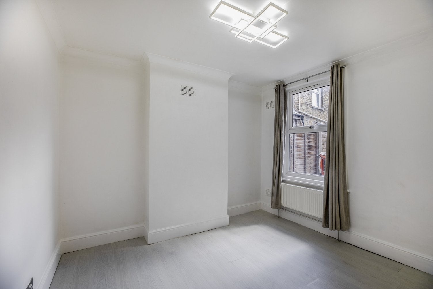 Flat Whateley Road in Greater London