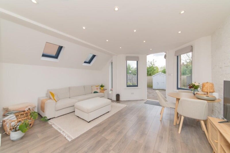 Room Churchfield Avenue in Greater London