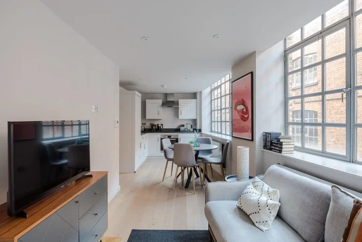 Flat Eyre Street Hill in Greater London