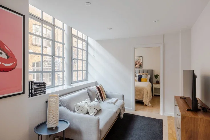 Flat Eyre Street Hill in Greater London