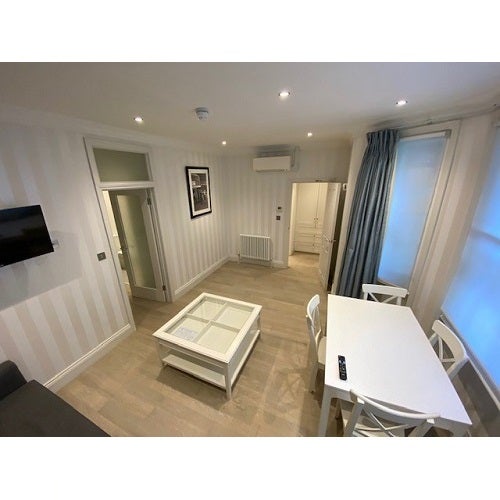Flat Goldhawk Road in London