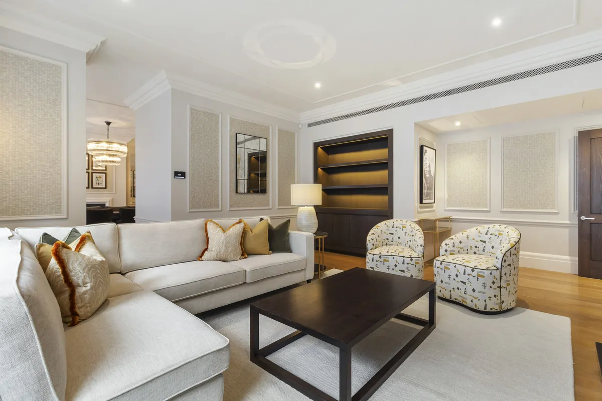 Flat Duke Street in City of Westminster