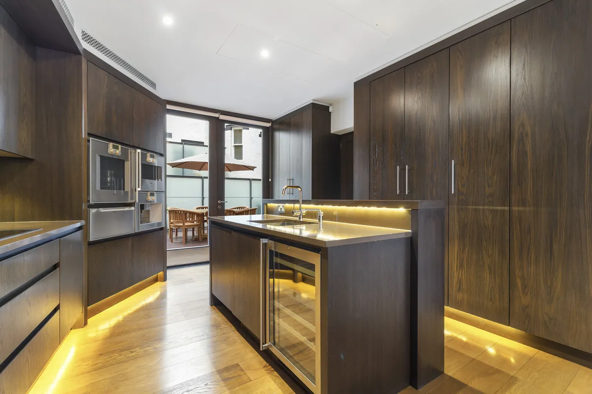 Flat Duke Street in City of Westminster