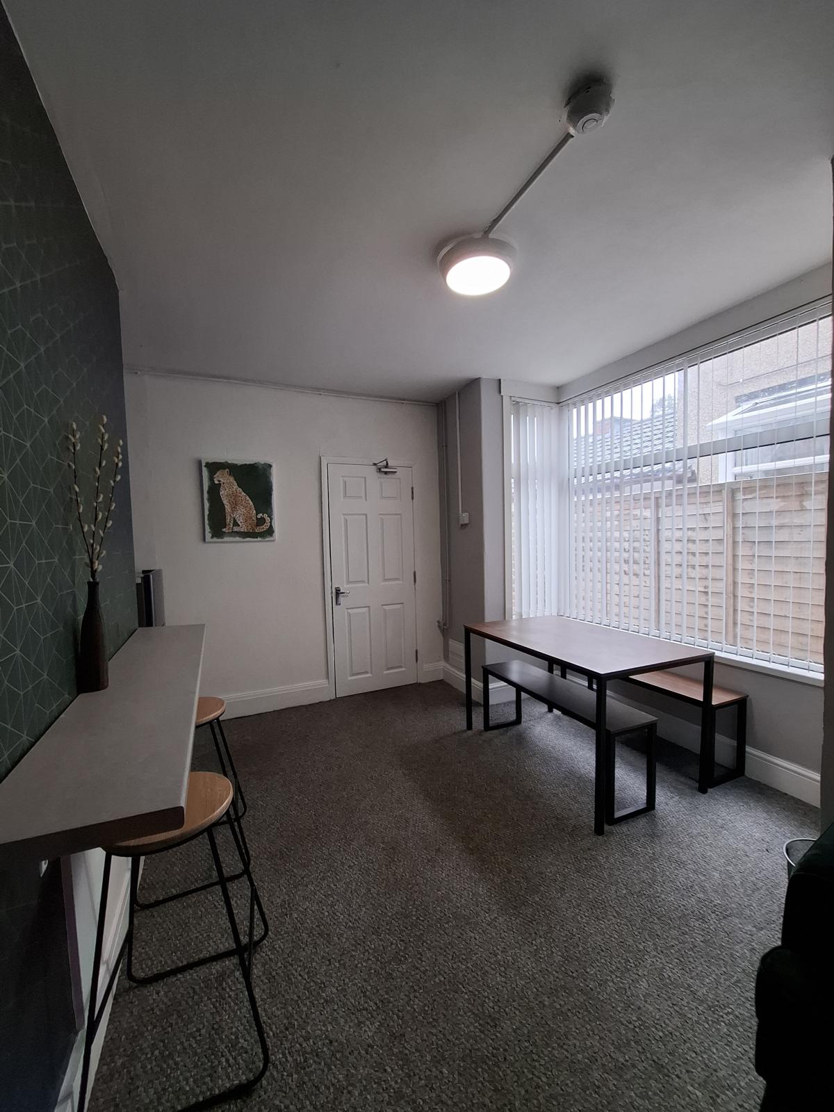 Room Legsby Avenue in Grimsby
