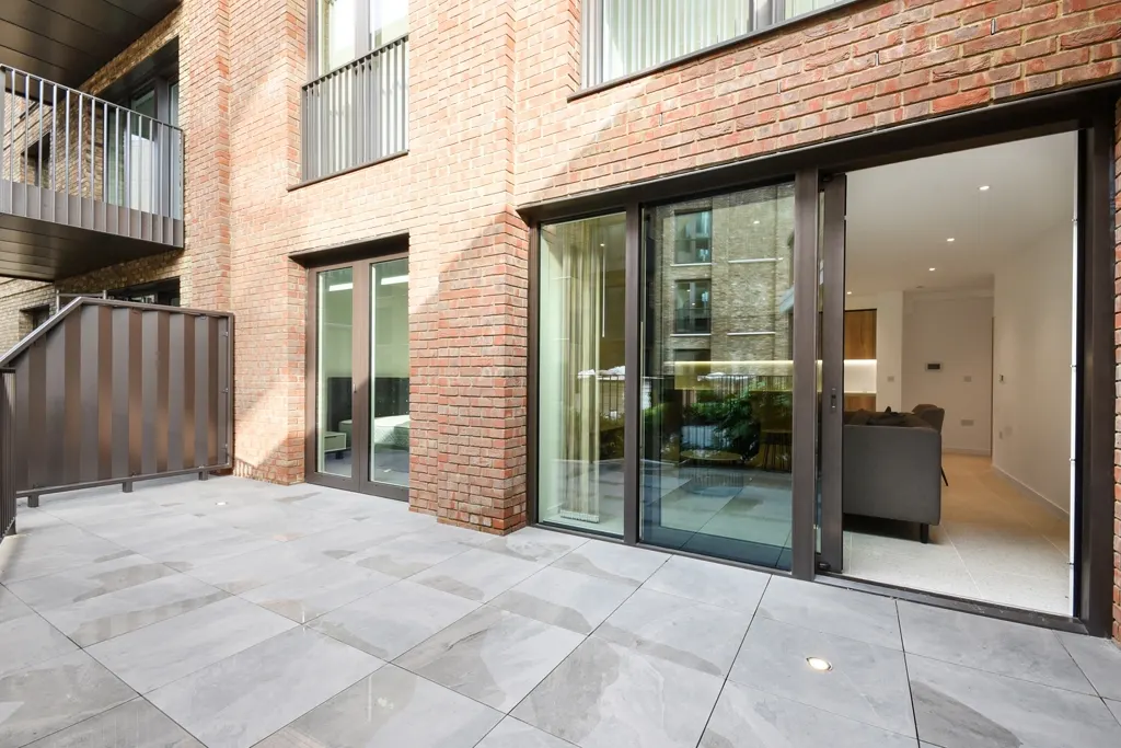 Flat Sidney Street in Greater London