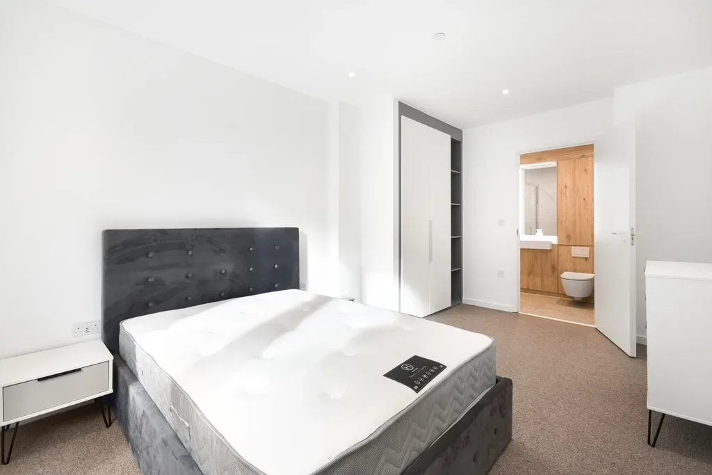 Flat Sidney Street in Greater London