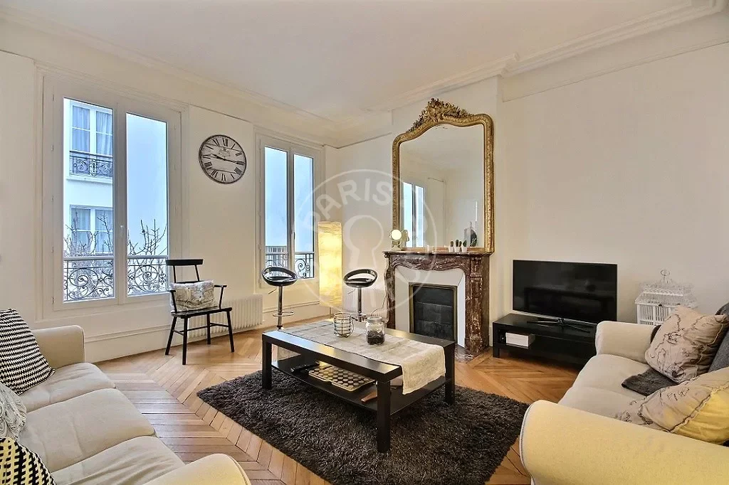 Flat Avenue Victor Hugo in Paris
