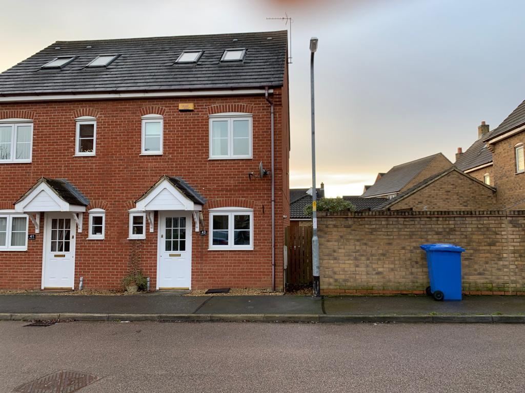 House Gapstile Close in Desborough