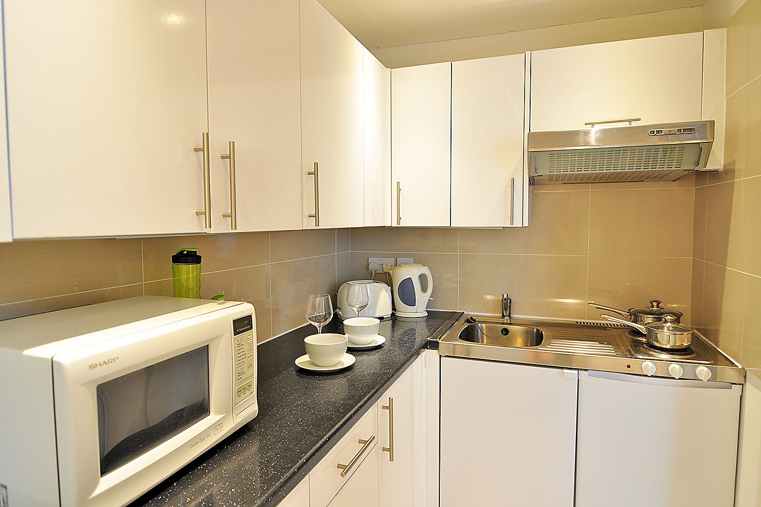 Flat Cheniston Gardens in Greater London