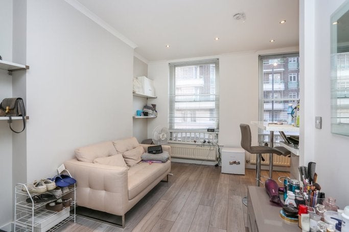 Flat Melcombe Street in London