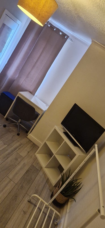 Room West Pilton Drive in City of Edinburgh