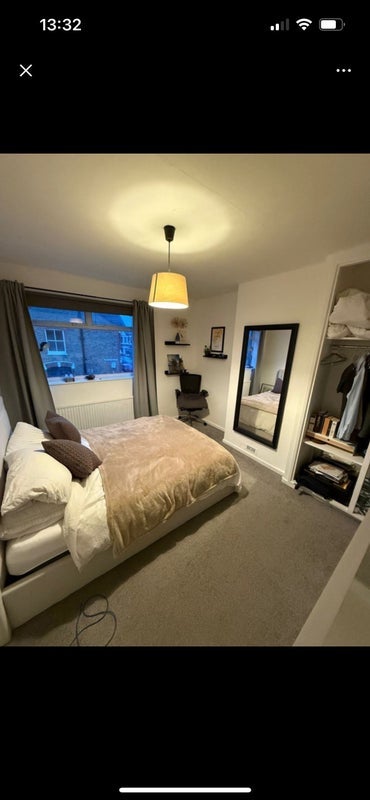 Room Bangalore Street in Greater London