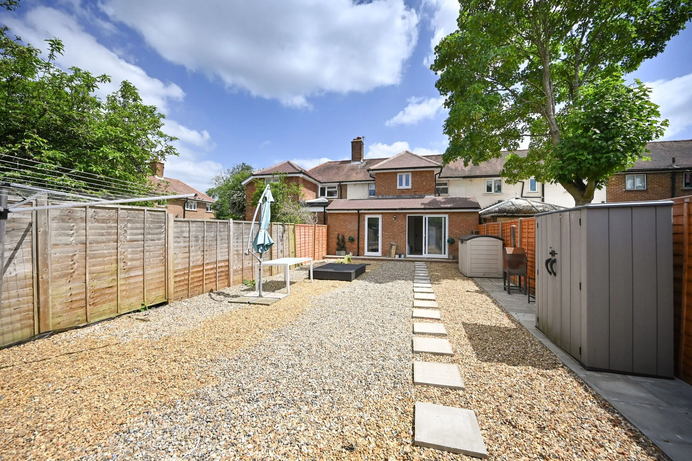Flat Addison Gardens in Greater London