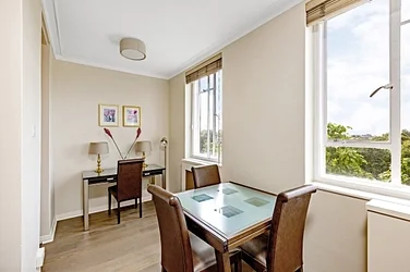 Flat Bayswater Road in Greater London
