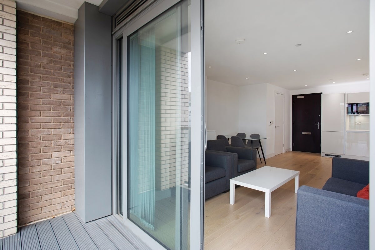 Flat Limeharbour in Greater London