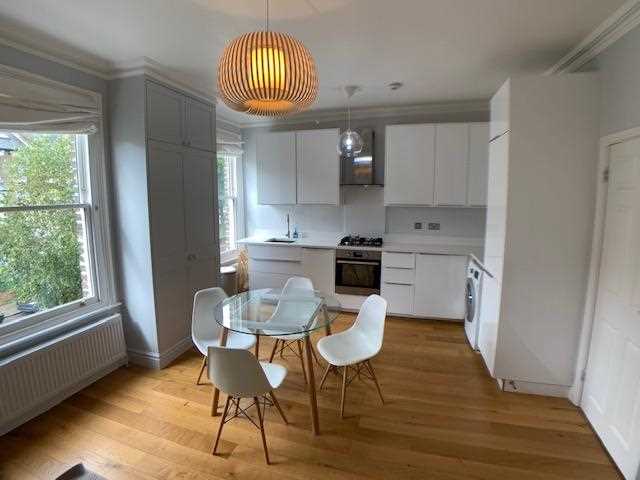 Flat Huddleston Road in Greater London
